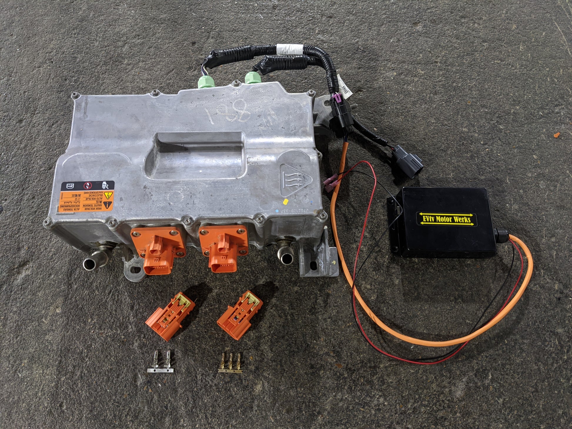 The Lear 3.3kW charger is used on a variety of OEM applications including the Chevrolet Volt and Cadillac ELR. The included EVTV Lear controller allows for standalone operation of the Lear 3.3kW.